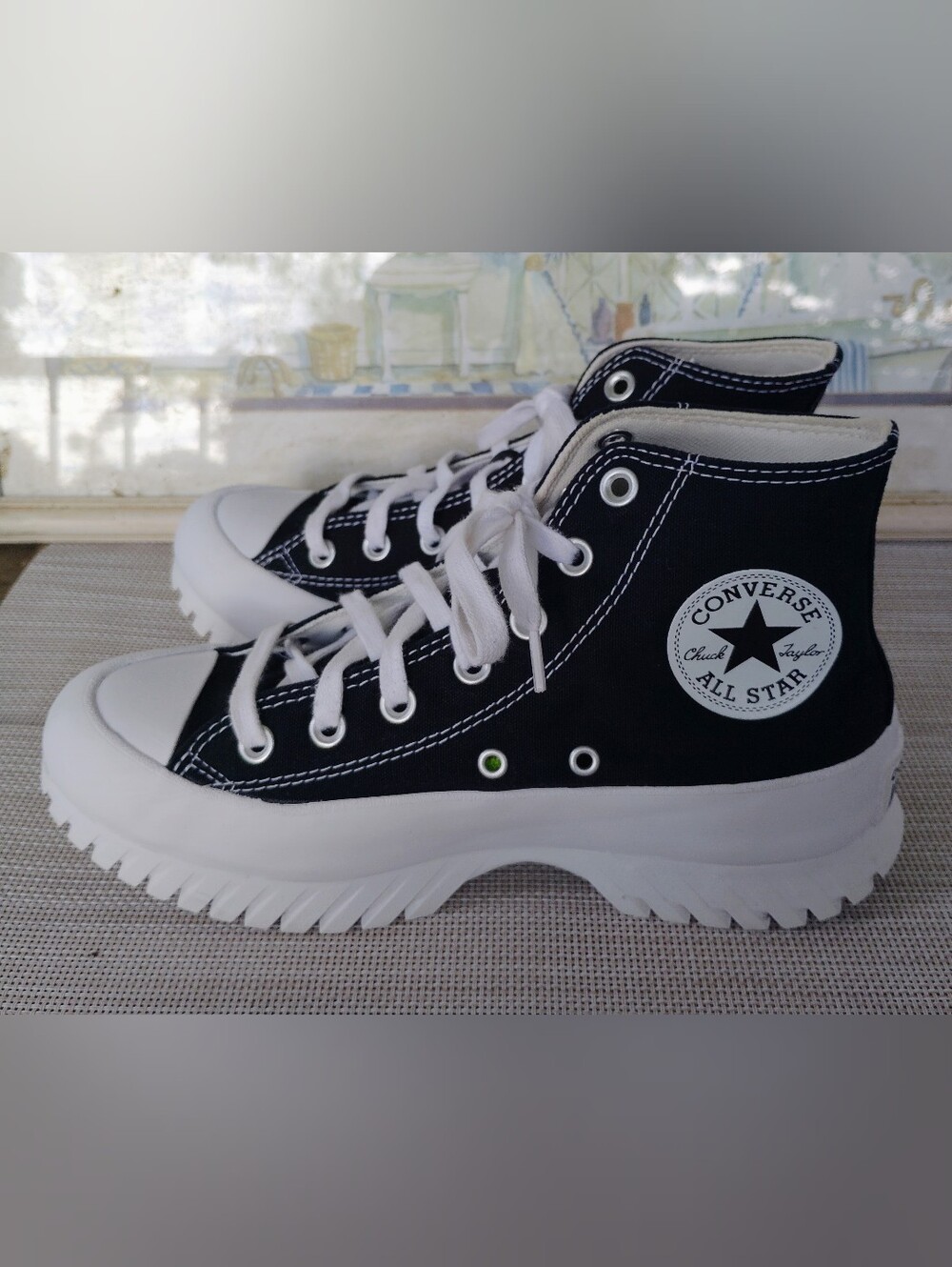 Women's Converse "Chuck Taylor All-Star's Lugged 2.0" Black Platforms. Size 7.5